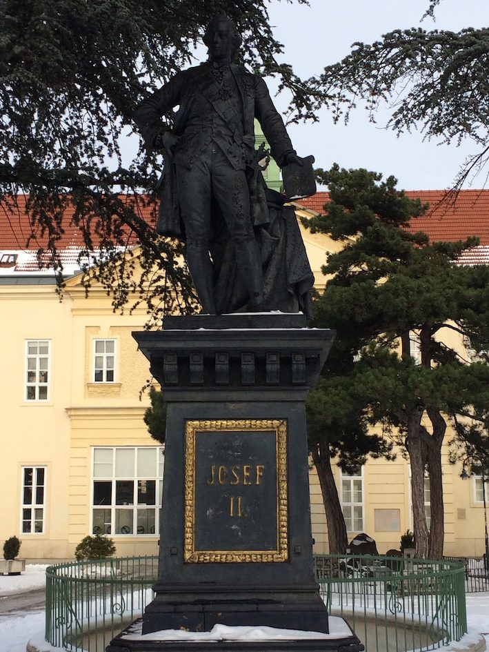 Joseph II's monumet 2.jpg